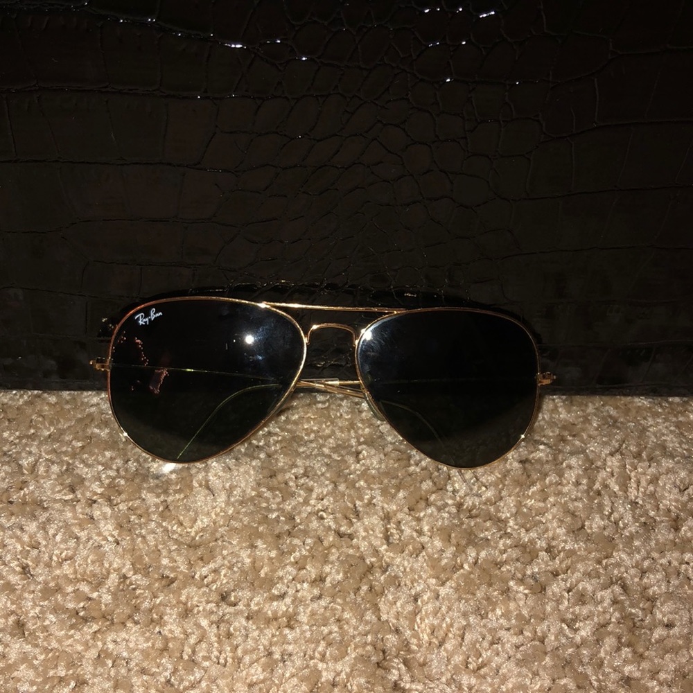 Worn once authentic classic aviator Ray bans